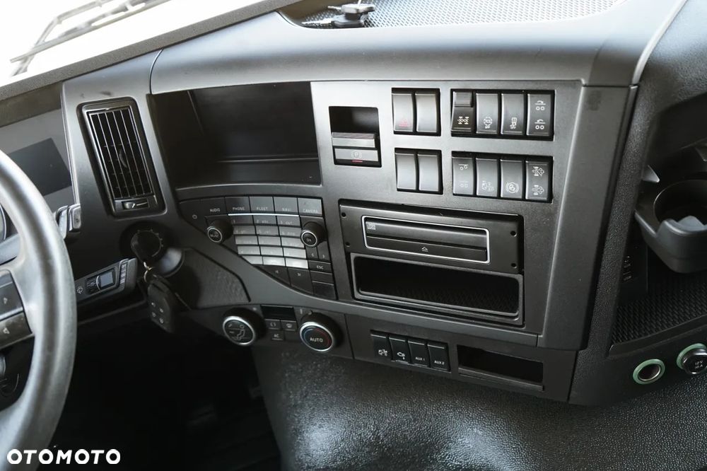 Volvo FMX 460 / 8x4 / WYWROTKA TYLNOZSYPOWA / I-SHIFT / EURO 6 / - 33