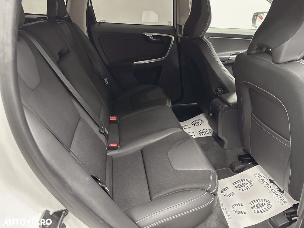 Volvo XC 60 D4 Momentum - 16