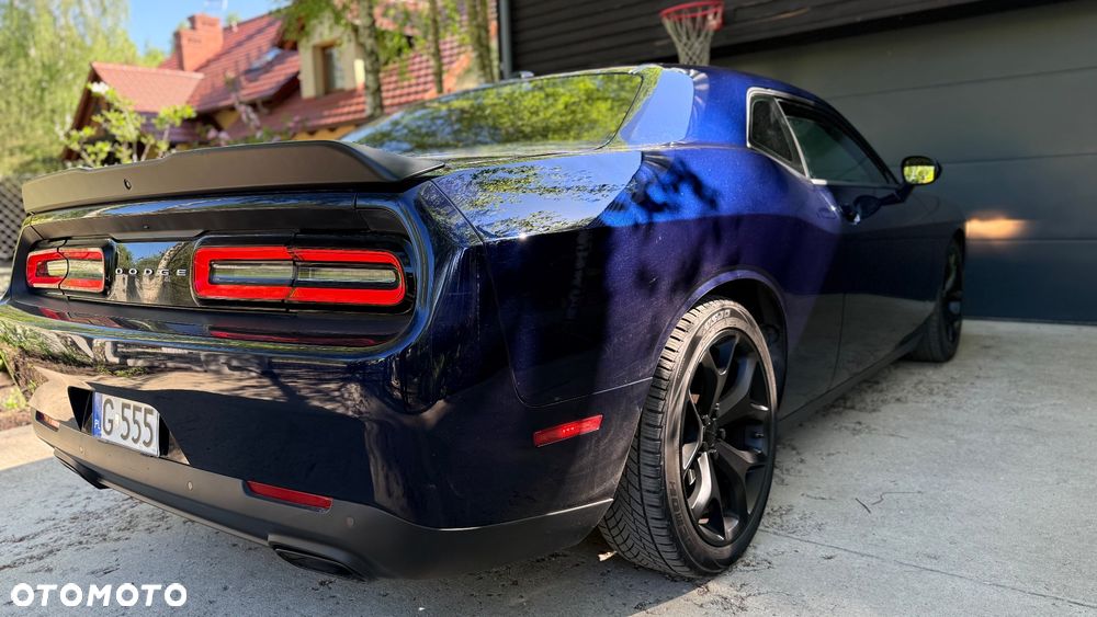 Dodge Challenger - 8