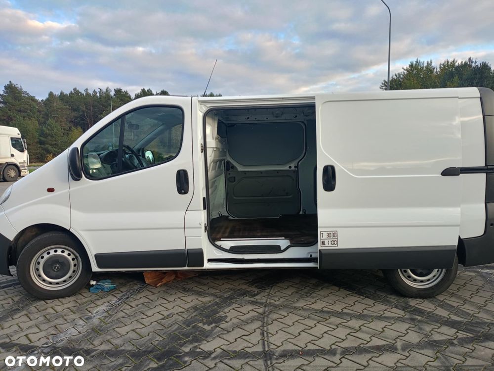 Renault Trafic - 16