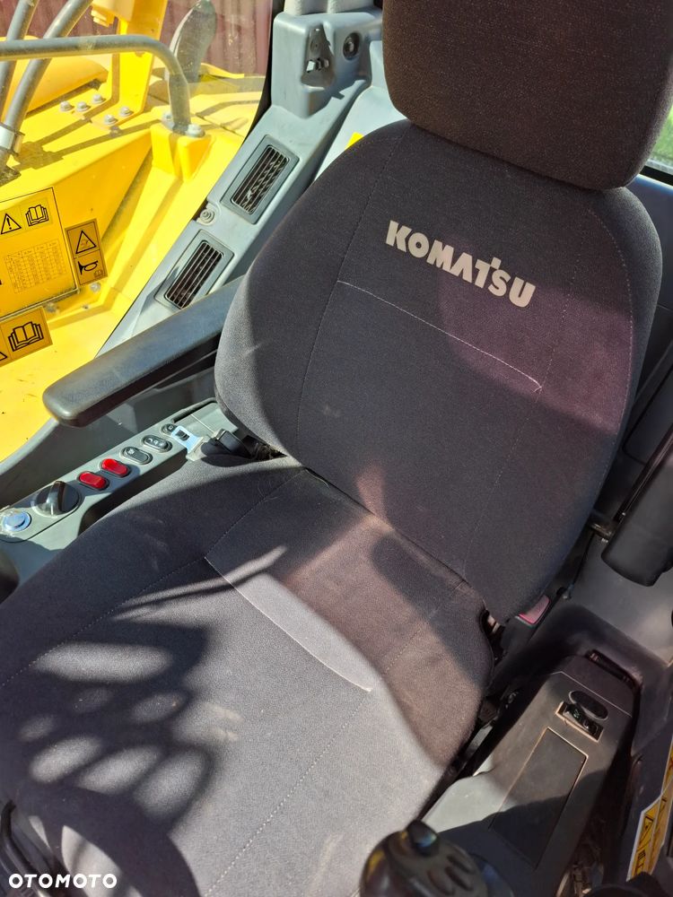 Komatsu PW98 MR-8 - 12