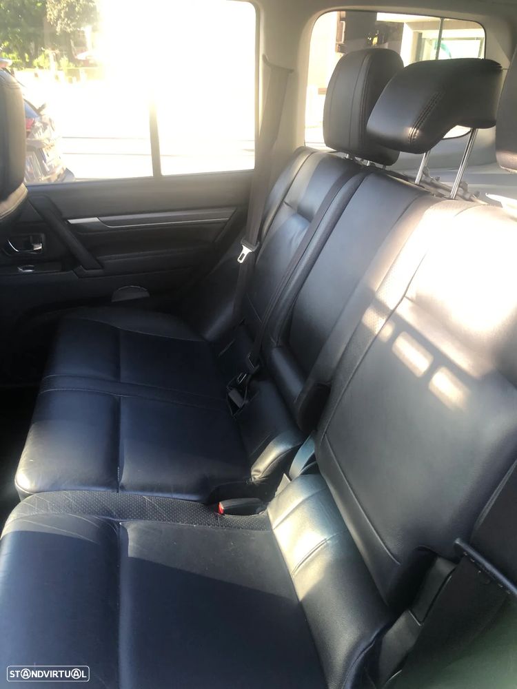 Mitsubishi Pajero 3.2 DI-D Instyle Navi AT - 19