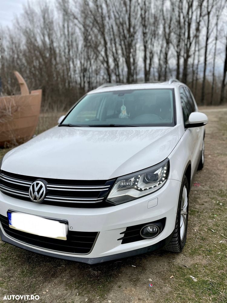 Volkswagen Tiguan - 1
