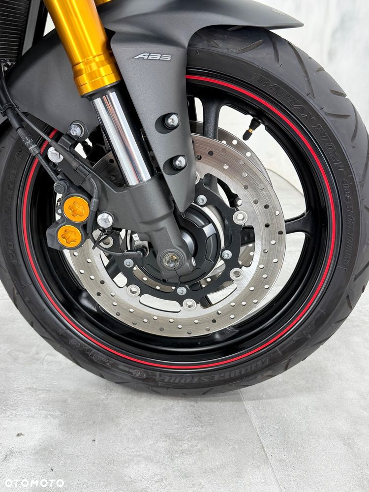 Yamaha FZ8 - 24