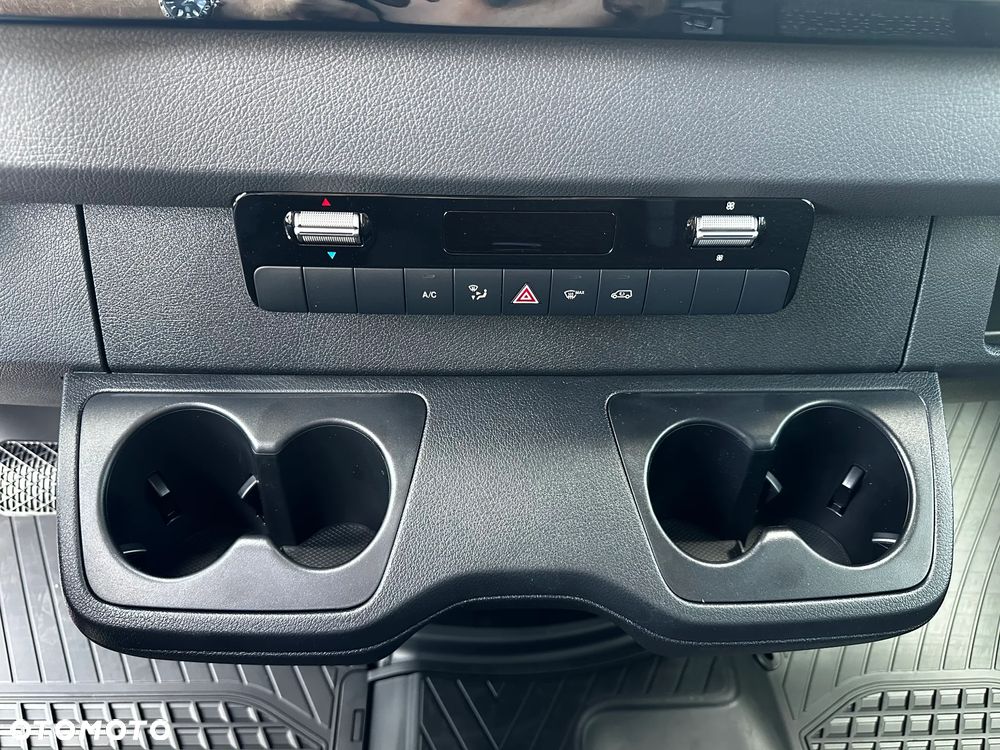 Mercedes-Benz Sprinter - 25