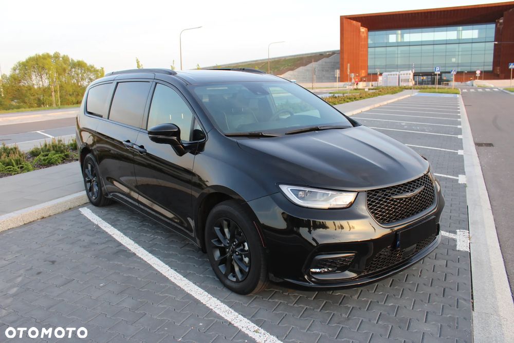 Chrysler Pacifica - 31