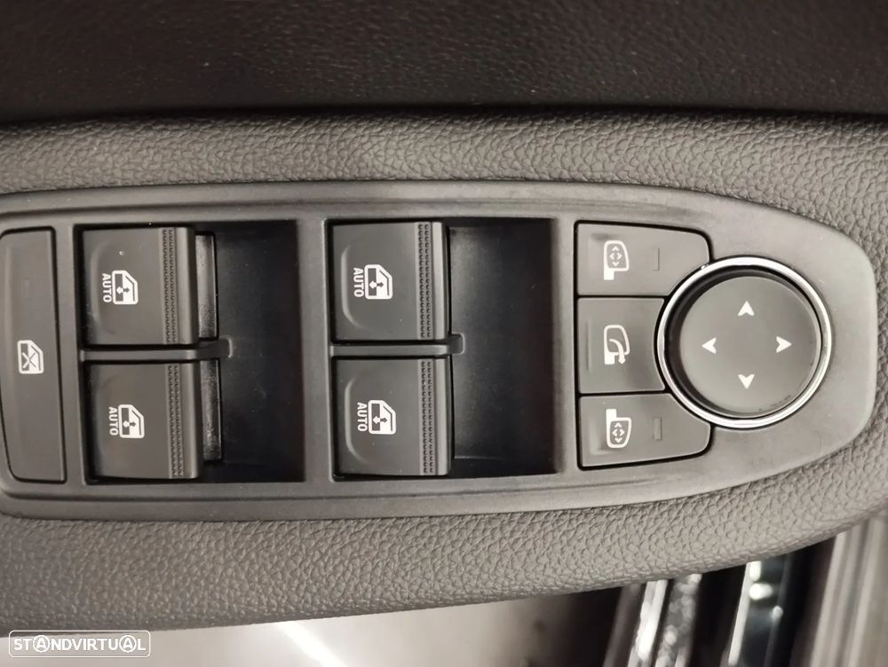 Renault Clio 1.0 TCe Evolution Bi-Fuel - 17