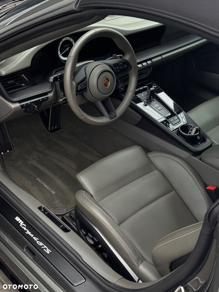 Porsche 911 Targa 4 GTS - 9
