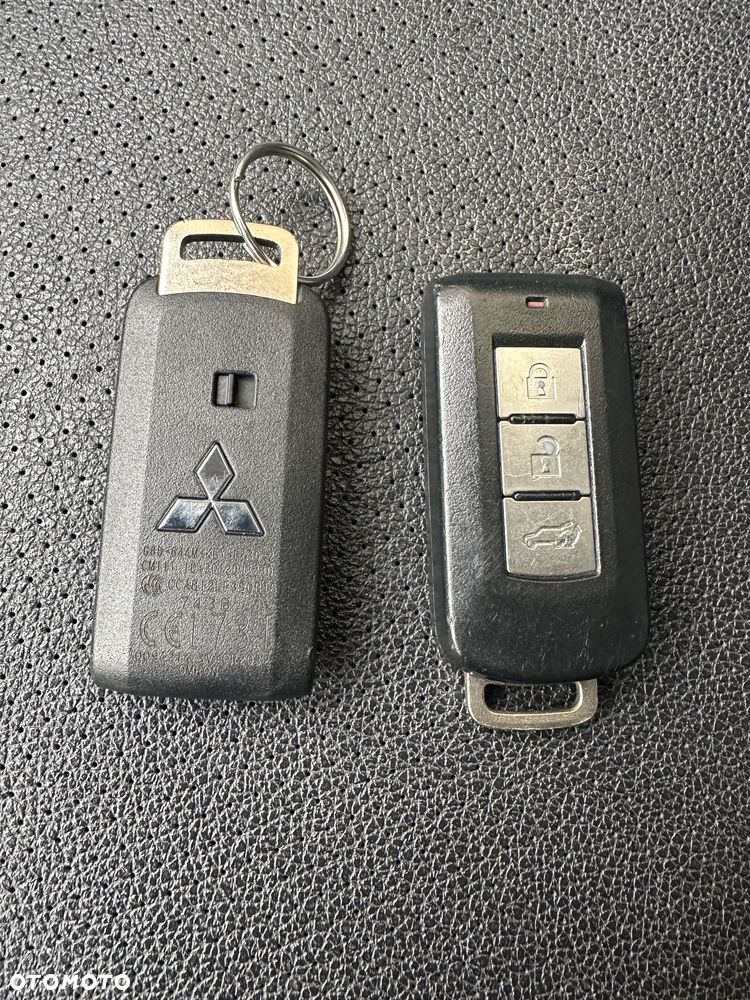 Mitsubishi Outlander - 26