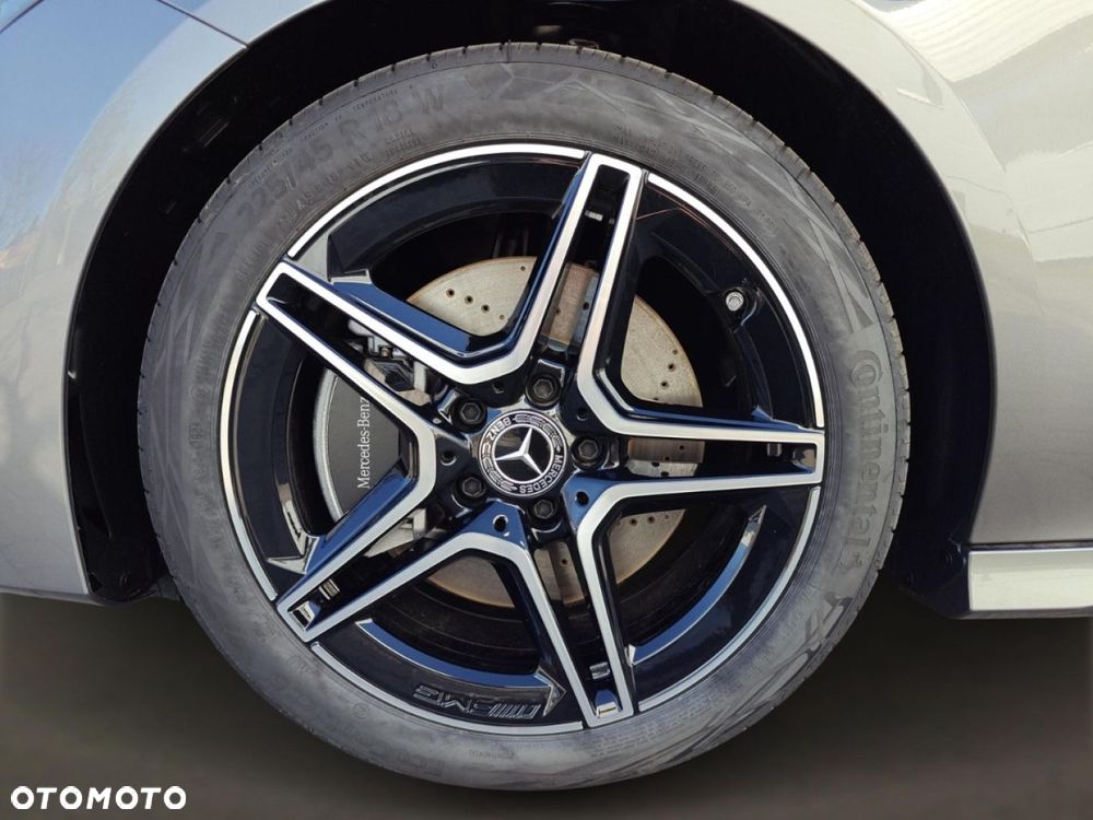 Mercedes-Benz CLA - 8