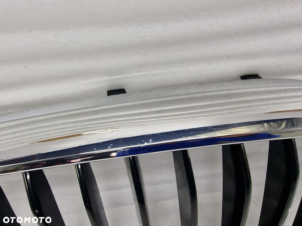 BMW G30 / G31 16- PRAWA NERKA / ATRAPA / GRILL PRZEDNI PRZÓD , NR 7383520 / 7390866 / 7390864 / 8070470 / 7473692 / 7473702 , NR AUKCJI GL215 - 6