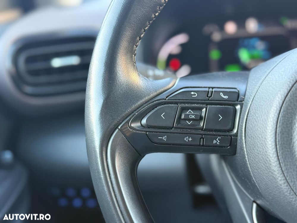 Toyota Yaris Cross 1.5 VVT-i HSD 4x2 Exclusive Elegant - 15