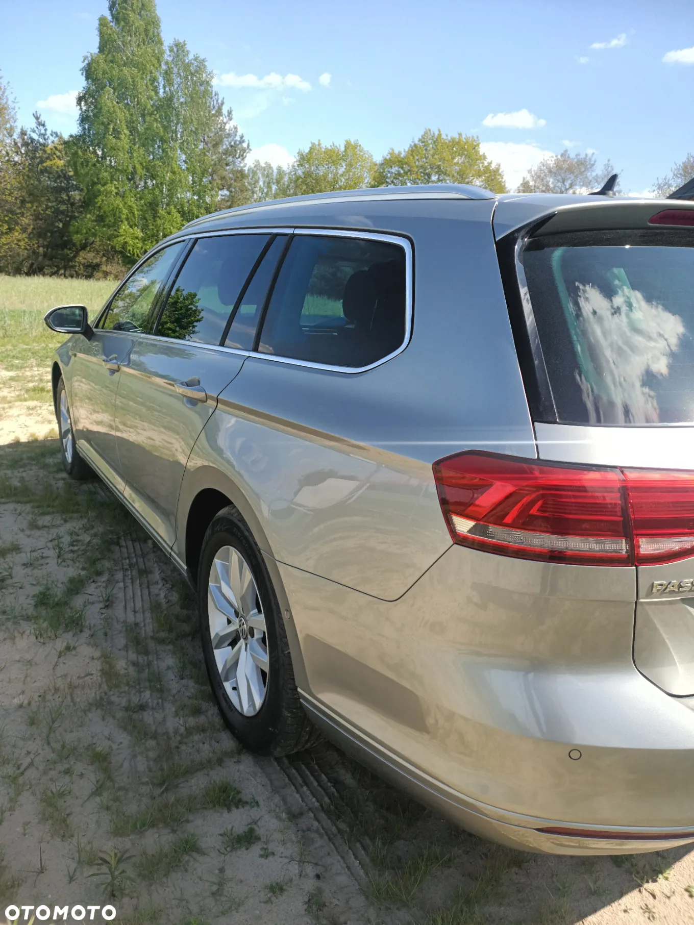 Volkswagen Passat - 11