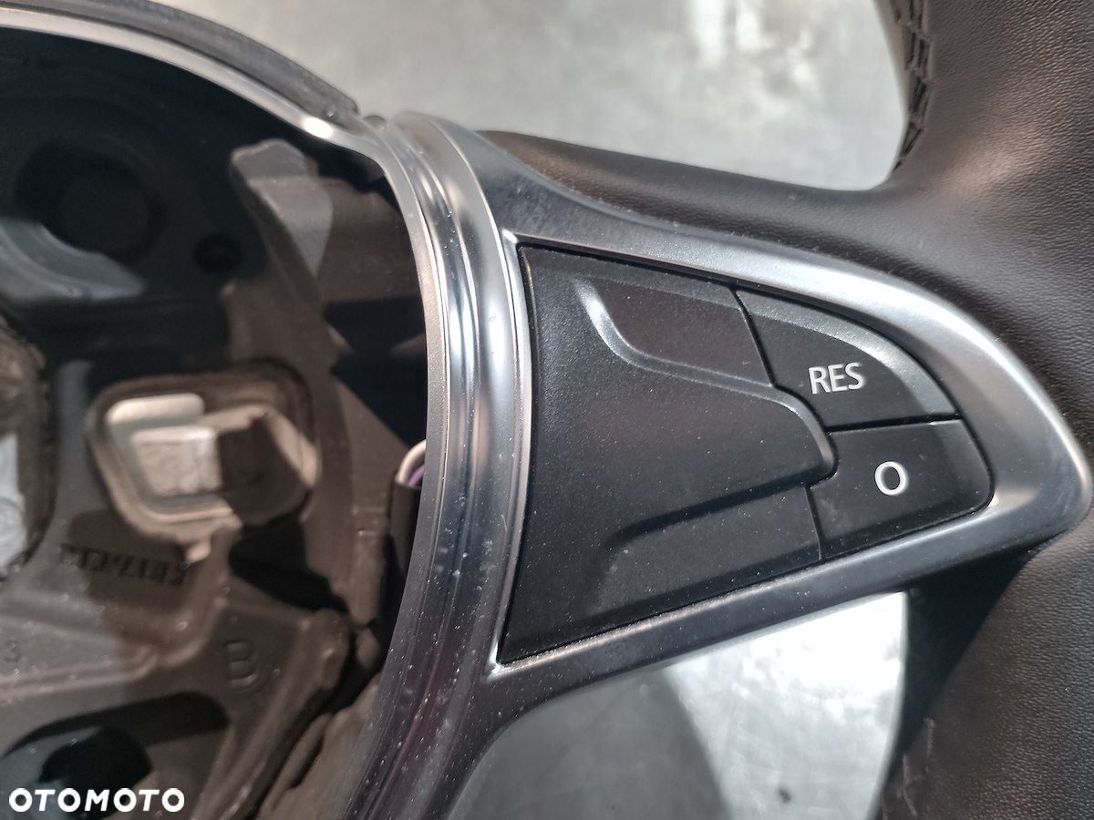KIEROWNICA MULTIFUNKCYJNA DACIA SANDERO II 34227012B    484007478R - 4