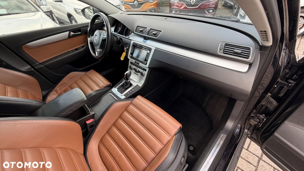 Volkswagen Passat Alltrack - 18
