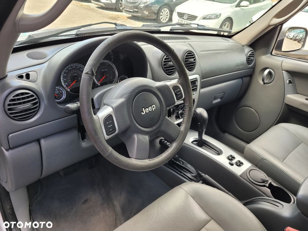 Jeep Cherokee 2.8 CRD Limited - 17