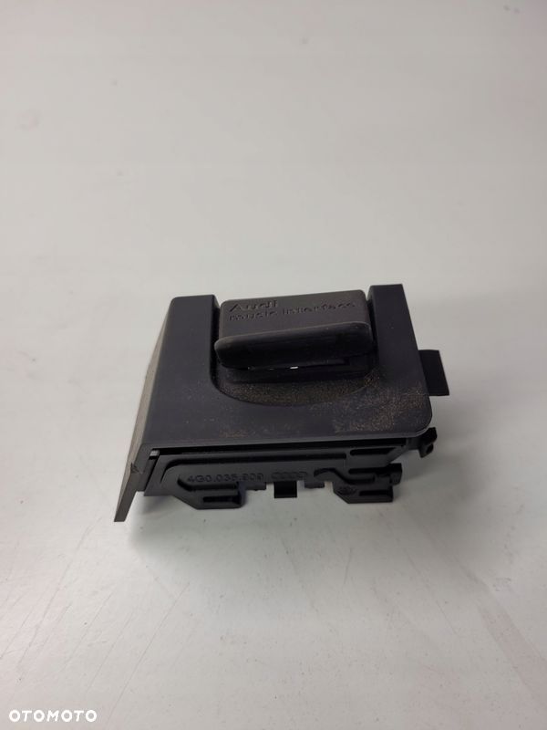 ZAŚLEPKA GNIAZDO AMI AUDI A6 C7 A7 4G0035909 - 1