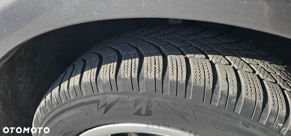 Volkswagen Touran 1.6 TDI DPF Highline DSG - 13