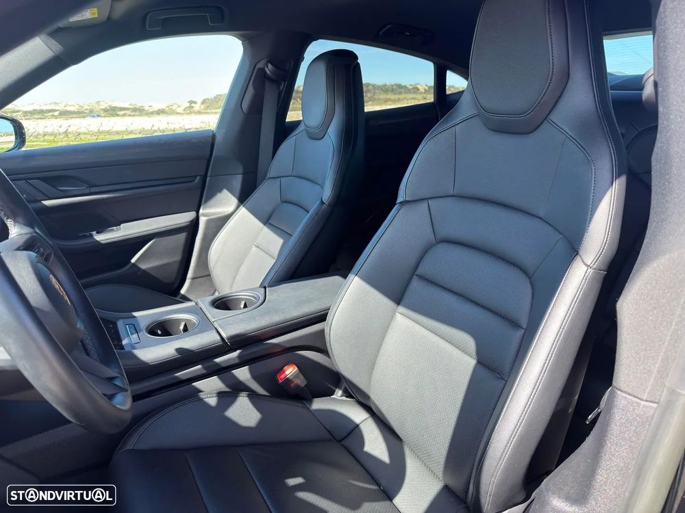 Porsche Taycan 4 - 38