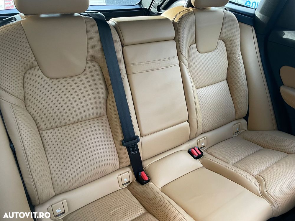 Volvo XC 60 T8 Twin Engine AWD Inscription - 9