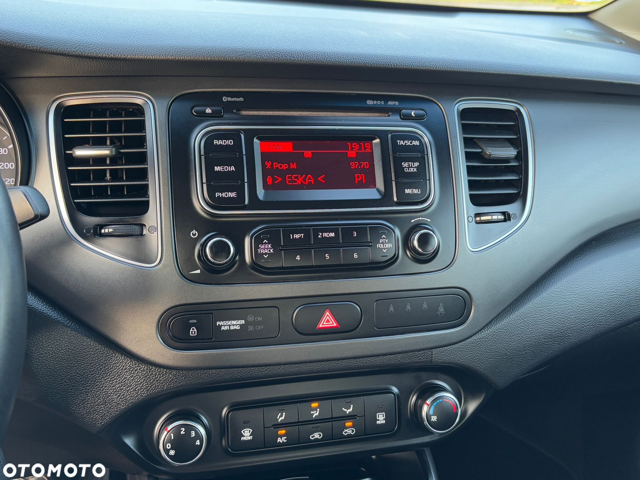 Kia Carens 1.7 CRDi L - 11