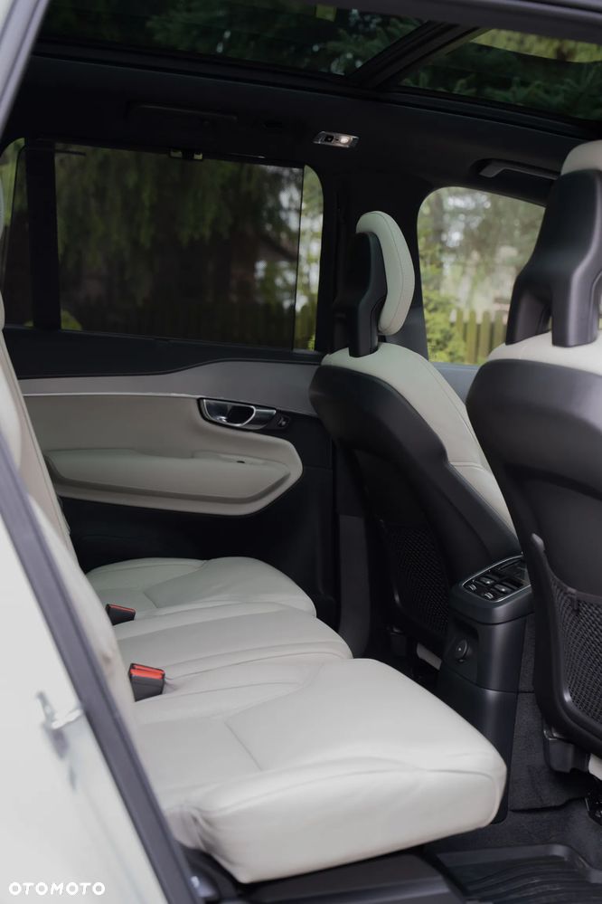 Volvo XC 90 T8 AWD Plug-In Hybrid R-Design 7os - 13