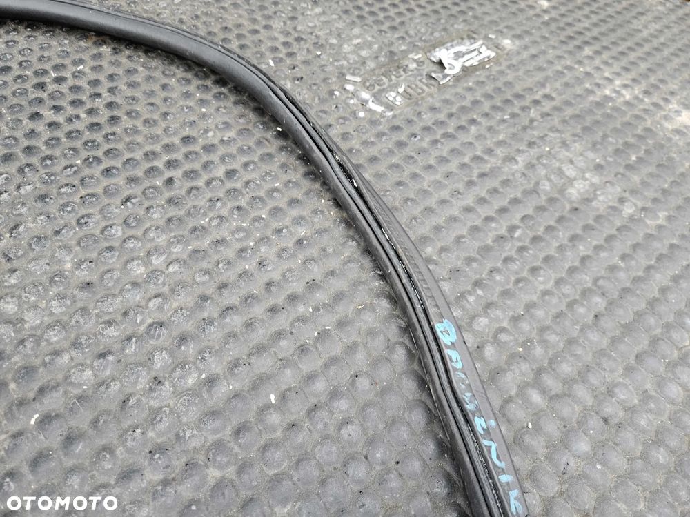 Uszczelka 7141890 Guma Pokrywy Klapy Bagaznika BMW 1 E87 E81 - 21