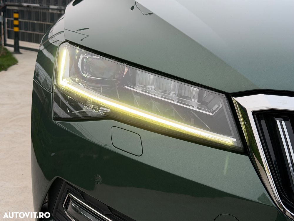 Skoda Superb 2.0 TDI DSG Premium Edition - 18