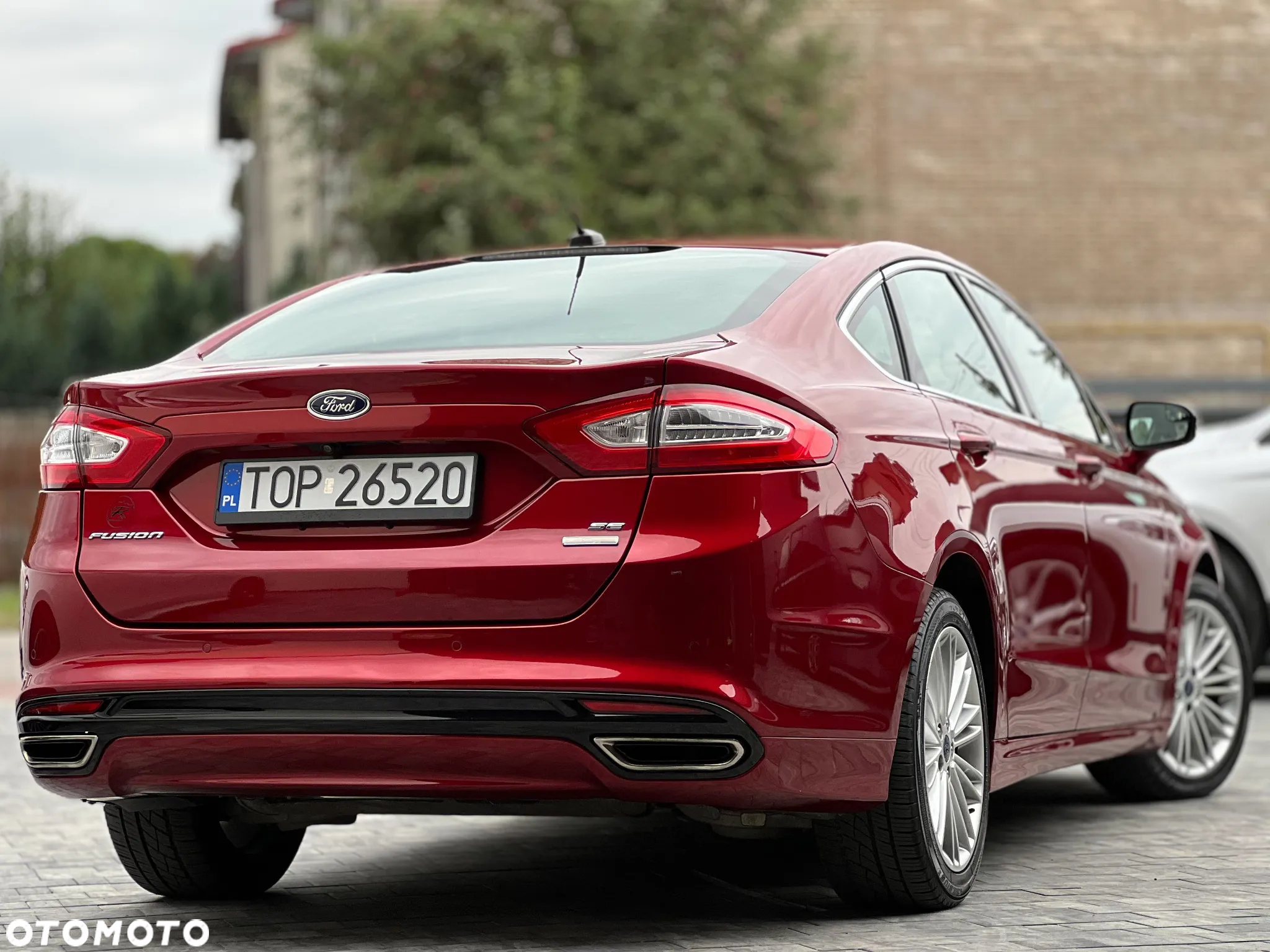 Ford Fusion 2.0 EcoBoost Titanium - 24