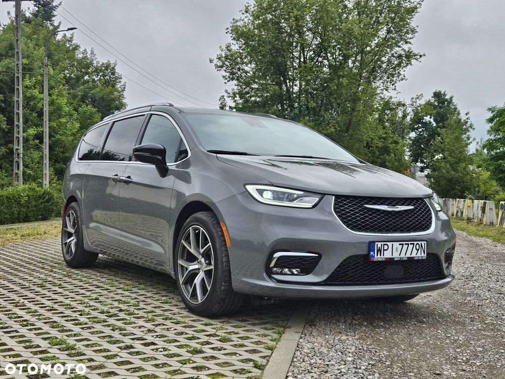 Chrysler Pacifica - 1