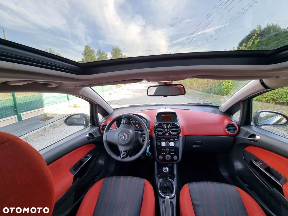 Opel Corsa 1.4 16V Cosmo - 22