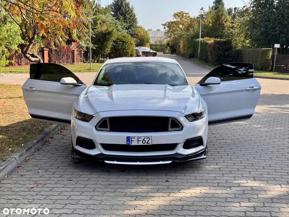 Ford Mustang - 1