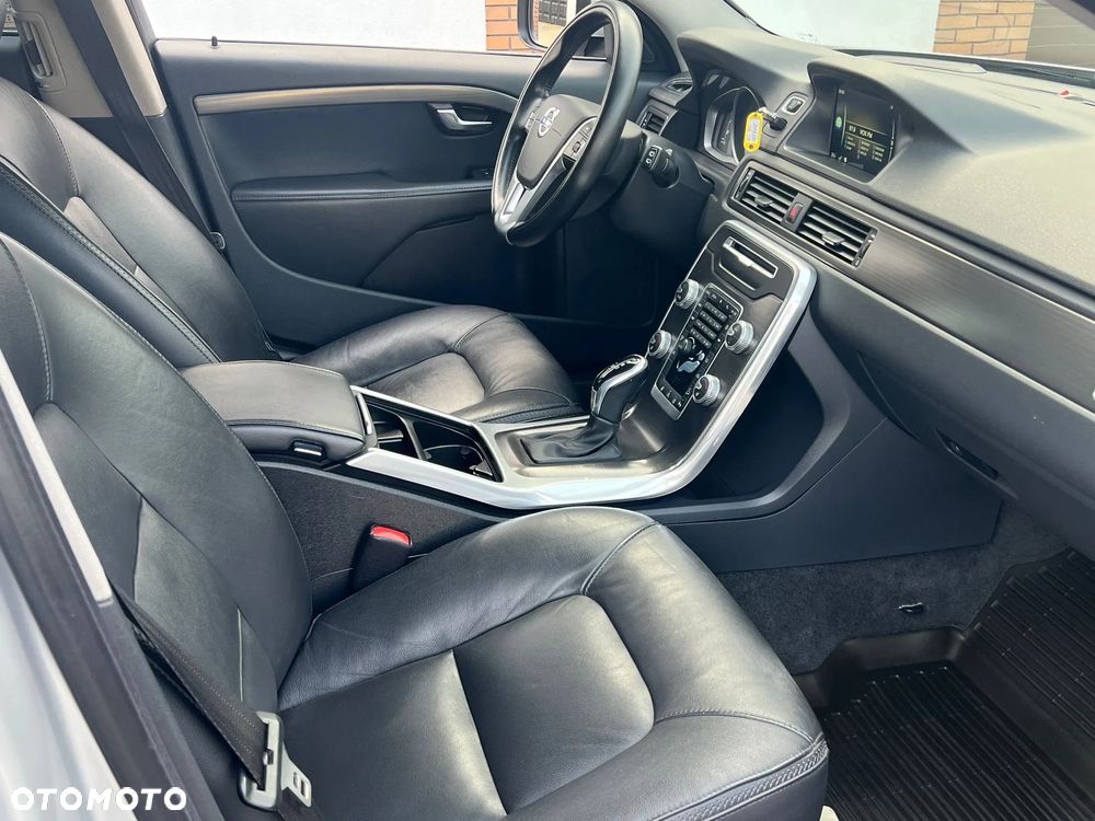 Volvo XC 70 D5 AWD Dynamic Summum - 19