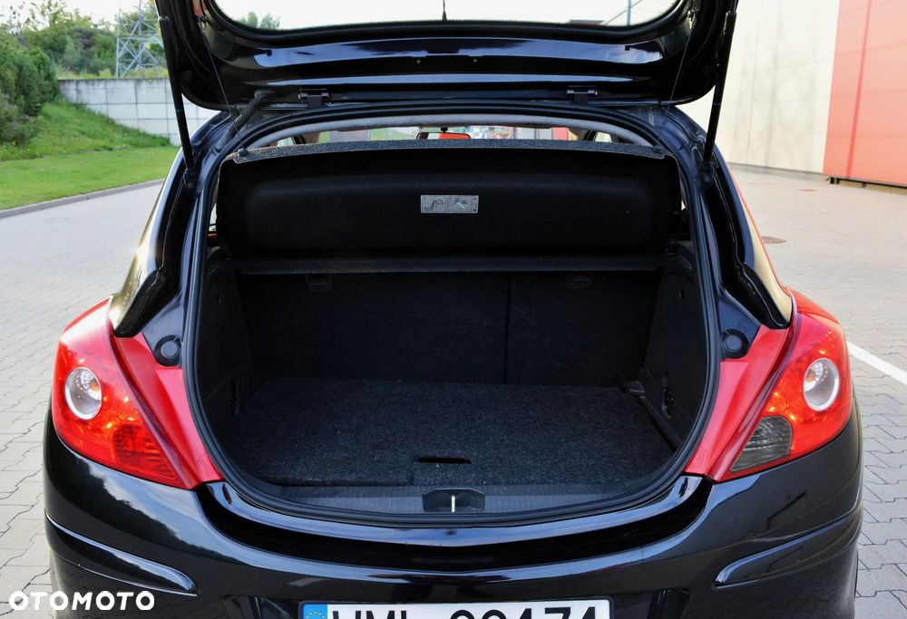 Opel Corsa 1.4 16V Cosmo - 31