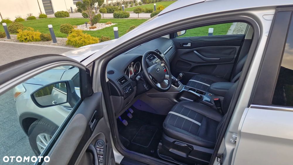 Ford Kuga 2.0 TDCi 4x4 Titanium - 8