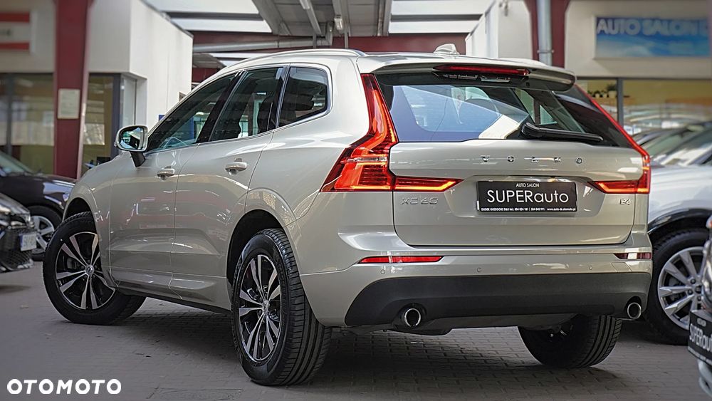 Volvo XC 60 T4 Momentum Pro - 10