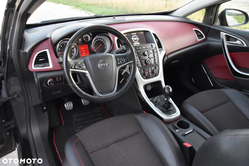 Opel Astra 1.6 T Cosmo - 15