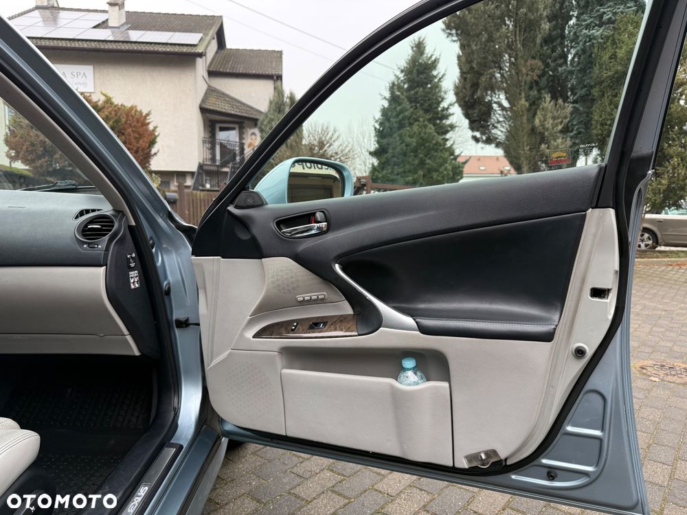 Lexus IS 220d Luxury Line - 19