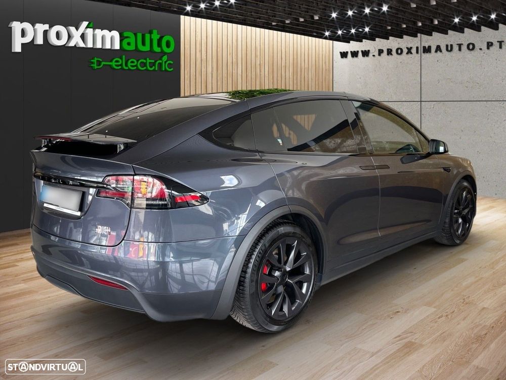 Tesla Model X Plaid - 23