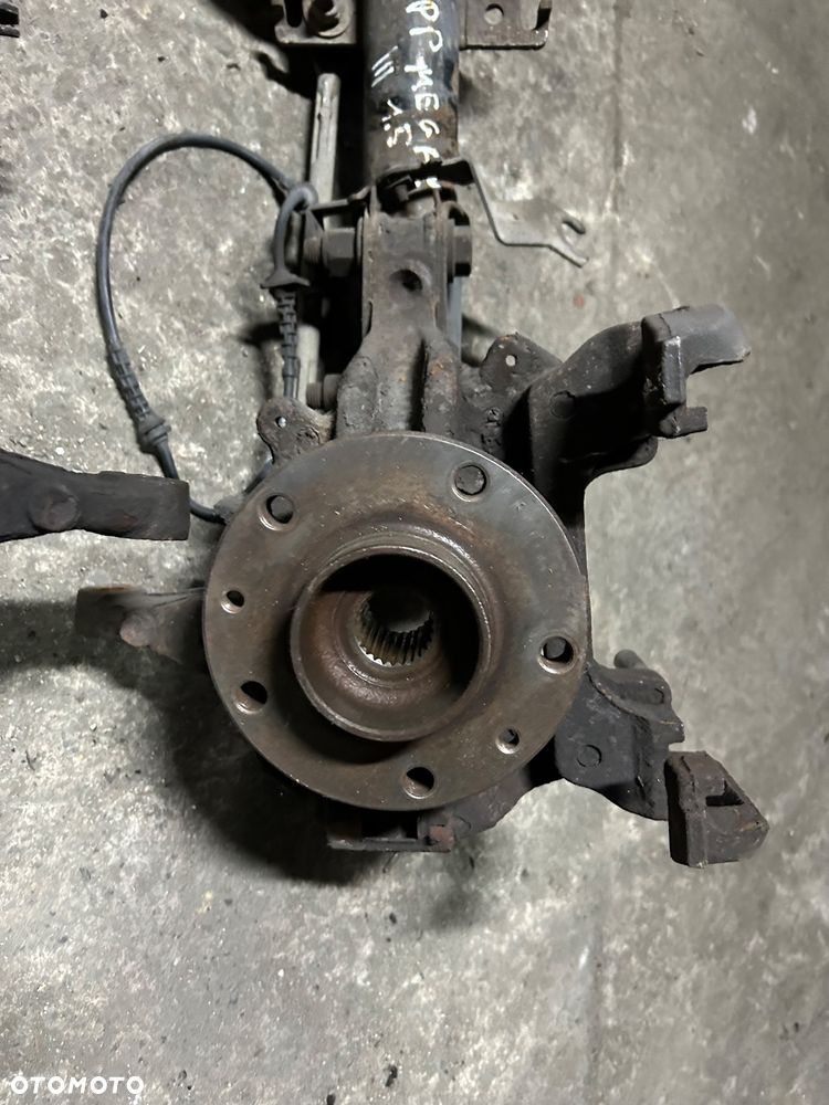 Renault Megane III zwrotnica lewa prawa mc-pherson kopyto noga 1.5 dci - 3