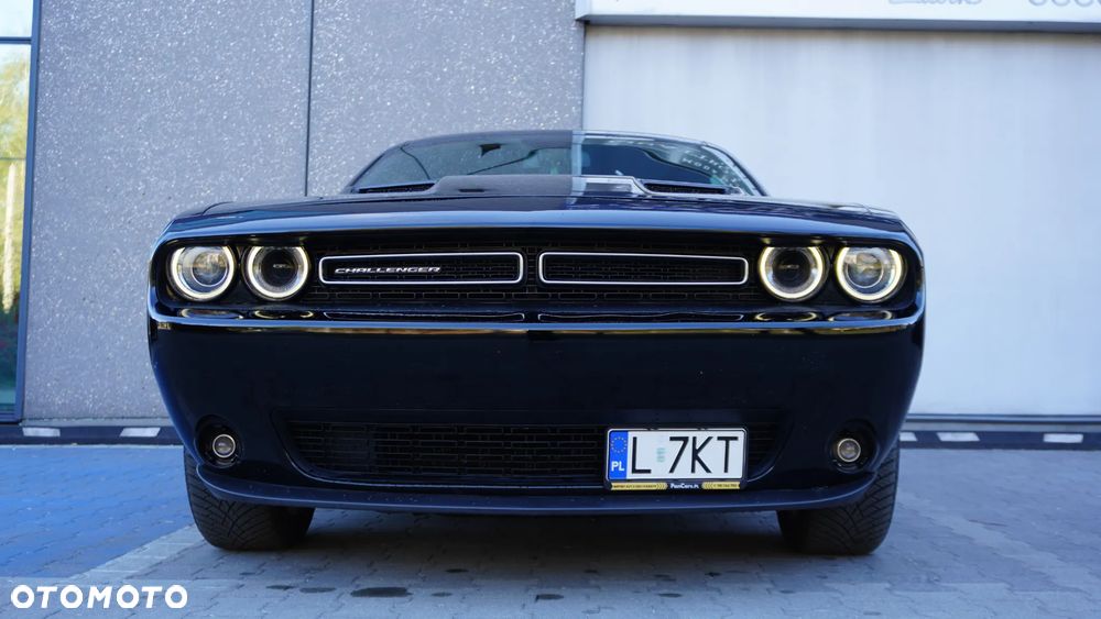 Dodge Challenger - 8
