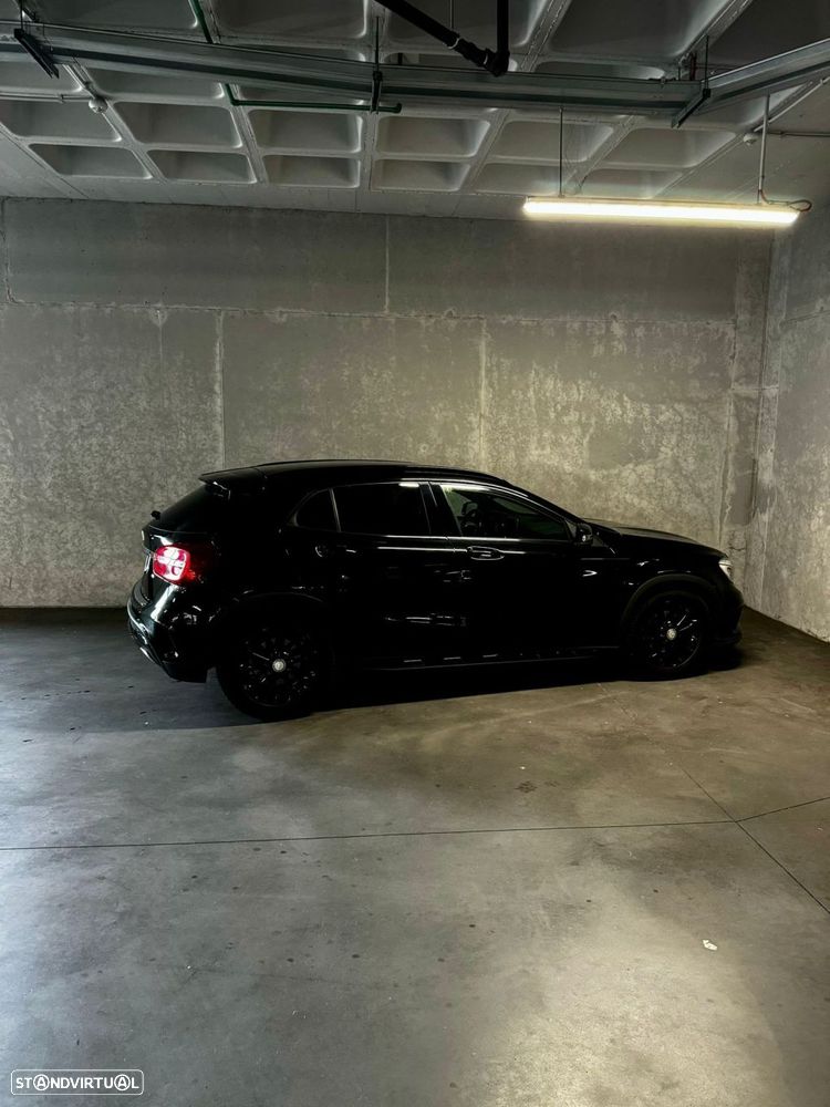 Mercedes-Benz GLA 200 d AMG Line - 25
