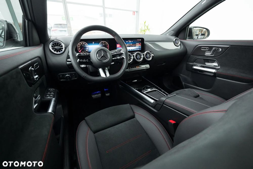 Mercedes-Benz GLA 200 d 4-Matic AMG Line - 12