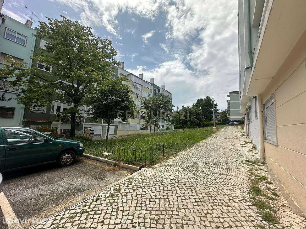 Apartamento T2 em Lisboa: Localização Privilegiada e Luz Natural - Grande imagem: 2/18