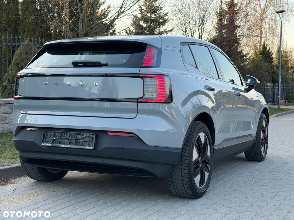 Volvo EX30 Single Motor Extended Range RWD Ultra - 3