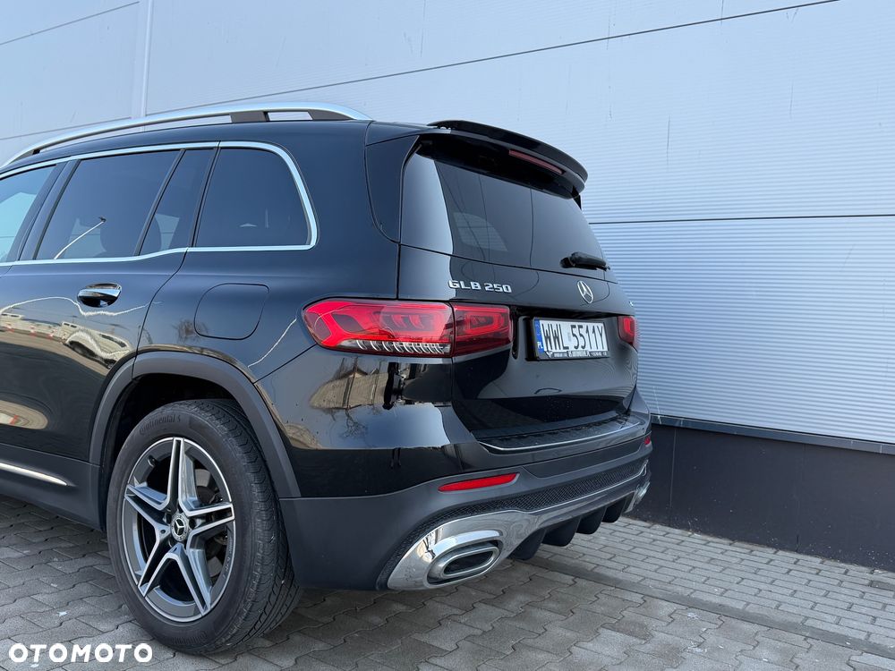 Mercedes-Benz GLB 250 4-Matic AMG Line 8G-DCT - 6