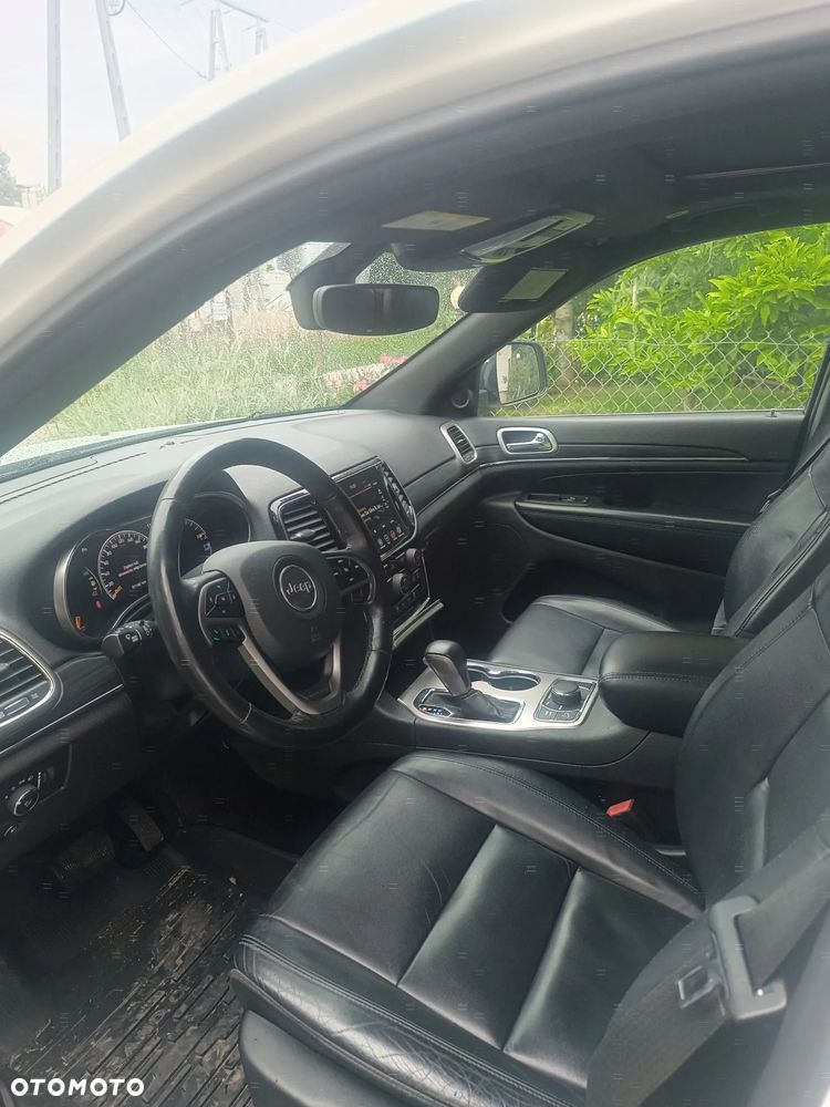 Jeep Grand Cherokee - 15