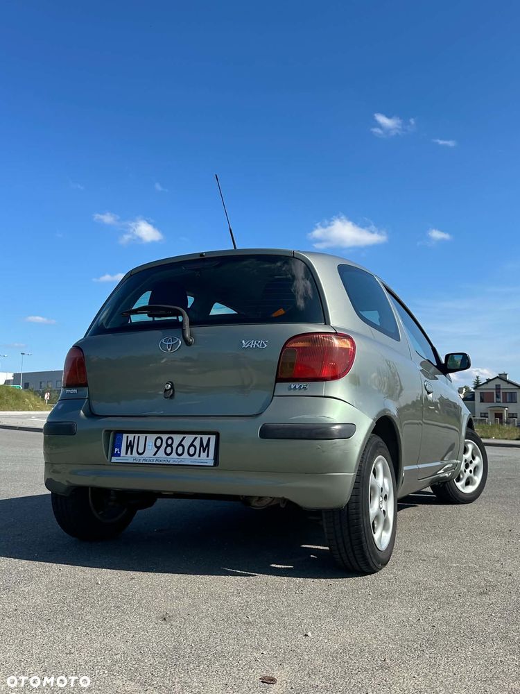 Toyota Yaris 1.0 Base - 2