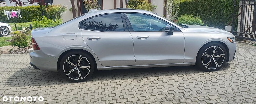 Volvo S60 B5 B AWD Plus Dark - 3
