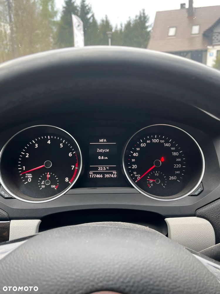 Volkswagen Jetta - 12